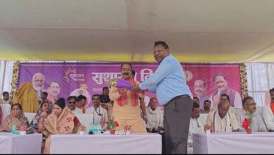 अरुण