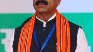 ठेकेदारों