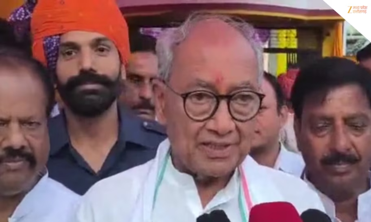 Digvijaya Singh, Sehore News, RSS Registration, RSS Funding, RSS Controversy, RSS Allegations, Chhampat Rai, Chhampat Rai Corruption Allegation, Indian Politics, Congress Leader Statement, Madhya Pradesh Politics, Political Controversy, RSS Transparency Issue, Political News India, Opposition Leader Statement, BJP vs Congress, Ayodhya Issue, Vishwa Hindu Parishad, Political Accusation, News India Politics
