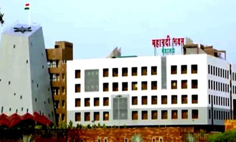Chhattisgarh government, Commerce and Industry Department, Anand Vihar Residency Development Society, Dharampura, registration cancellation, interim stay order, Chhattisgarh Societies Registration Act 1973, Section 40 appeal, Registrar firms and institutions, Nava Raipur, Mantralaya Mahanadi Bhawan, Umesh Kumar Patel, appellate authority,