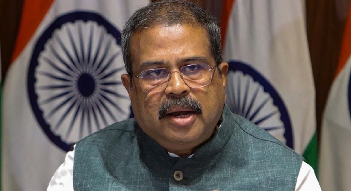 केंद्रीय मंत्री धर्मेंद्र प्रधान ने दिया इस्तीफा