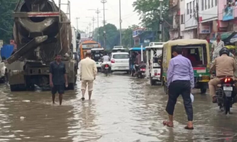 **Keywords (English):** Monsoon Update, IMD Weather Alert, Heavy Rainfall, Rain Alert India, Weather Forecast, Delhi NCR Rain, Madhya Pradesh Rain, Chhattisgarh Weather, Heavy Rain Alert, Thunderstorm Alert, Lightning Warning, IMD Forecast, Monsoon News, India Weather Today, Rainfall Update, Weather News, Orange Alert, Flood Alert, Monsoon Active, Heavy Rain in India