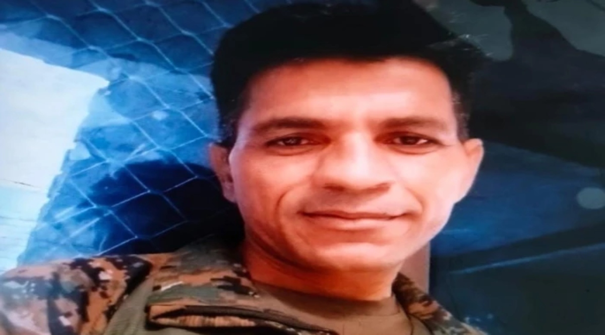 **Keywords (English):** Dhamtari Murder, Chhattisgarh Crime, Love Affair Murder, Axe Attack, Dhamtari News, Kukrel Incident, Kurridih Village, Shankar Suryavanshi, Yogendra Sori, Murder Case, Crime News, MP Resident Murdered, Madhya Pradesh News, Police Investigation, Chhattisgarh Police, Extra Marital Affair, Sensational Murder, Dead Body, District Hospital, Breaking News