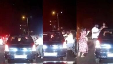 Bengaluru Mysuru Expressway, Karnataka News, Road Rage, Highway Attack, Viral Video, Dashcam Footage, Crowd Attack, Car Attack, Family Attacked, Road Violence, Maddur Incident, Bengaluru News, Mysore Expressway, Karnataka Police, Highway Crime, Social Media Viral Video, Driver Assault, Traffic Incident, India News, Crime News