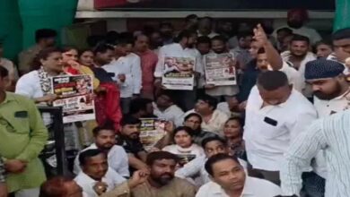Raipur Congress Protest, Khamhardih Police Station, Chhattisgarh Congress, Deepak Baij, Bhupesh Baghel, Counter FIR, BJP Congress Clash, Raipur News, Chhattisgarh News, Congress Dharna, Political Protest, Police FIR, BJP Leaders, Chhattisgarh Politics, Raipur Protest, Non Bailable FIR, Congress Workers, Police Action, Political News, Latest Raipur News, CG News, BJP vs Congress, Chhattisgarh Police, Deepak Baij News, Bhupesh Baghel News,