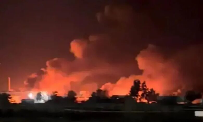 US-Iran Conflict, US Airstrikes, Iran Missile Attack, Kuwait Missile Alert, Bahrain Alert, Qatar Missile Siren, Middle East Tensions, Donald Trump, Hormuz Strait, Iran Drones, Gulf Security, Oil Prices, Global Markets, Iran-US War, Breaking News