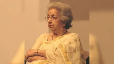 Vijaya Mehta, Vijaya Mehta Death, Vijaya Mehta Passed Away, Marathi Theatre, Theatre Legend, Indian Theatre, Theatre Director, Marathi Actress, Anupam Kher, Anupam Kher Tribute, Rao Saheb, Pestonjee, Smritichitre, National Film Award, Sangeet Natak Akademi Award, Bollywood News, Entertainment News, Celebrity Death, Indian Cinema, Theatre News, Marathi Film Industry, Breaking News, India News, Latest Entertainment News