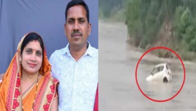 Chhattisgarh News, Raigarh News, Sarangarh Bilaigarh, Baramkela News, Chhattisgarh Rain, Heavy Rainfall, Flood News, Car Swept Away, Couple Missing, Rescue Operation, Ghoghra Nala, Madhopali, Sarangarh Baramkela Road, Raigarh Police, Chhattisgarh Police, Rain Accident, Monsoon News, Flood Rescue, Missing Couple, Weather News, Breaking News, CG News, Chhattisgarh Accident, Latest News, Rescue Team, Heavy Rain Alert
