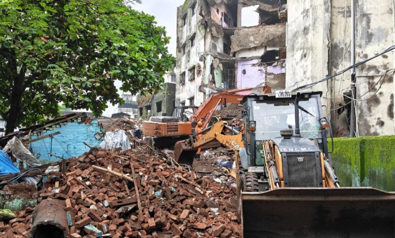 Bhiwandi Building Collapse, Thane Building Collapse, Bhiwandi News, Maharashtra News, Building Collapse Today, Kohinoor Building Collapse, Narpoli Building Collapse, Thane News, NDRF Rescue, Building Accident, Building Collapse Rescue, Bhiwandi Accident, Four Storey Building Collapse, Building Collapse Deaths, Maharashtra Building Accident, Rescue Operation, NDRF Team, Building Collapse Live Updates, India News, Breaking News, Thane District News, Bhandari Compound, Building Collapse Victims, Building Collapse Video, Latest Maharashtra News