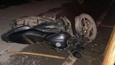 Bilaspur Road Accident, Bilaspur Accident News, Chhattisgarh Road Accident, Sakri Pendari Road Accident, Bike Accident Bilaspur, Bilaspur Latest News, Chhattisgarh News, Road Accident Today, Bike Rider Injured, Traffic Accident News, Bilaspur Breaking News, Jarahagaon News, Sakri Police, Durgatna News, Road Safety News, Accident Rescue Operation, Dial 112 Rescue, Chhattisgarh Breaking News, Latest Accident News, Bike Crash News, Highway Accident, Road Accident Update, Injured Youth News, Bilaspur Crime News, Chhattisgarh Today News, Viral Accident News