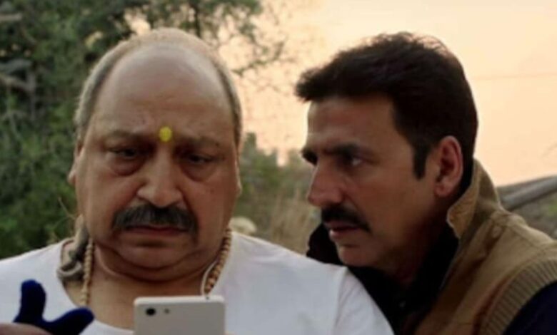 Akshay Kumar, Sudhir Pandey, Toilet Ek Prem Katha, Teleprompter, Akshay Kumar Dialogues, Bollywood News, Akshay Kumar Controversy, Siddharth Kannan Podcast, Veteran Actor, Tees Maar Khan, Pandav Movie, Haiwaan Movie, Akshay Kumar Upcoming Film, Hindi Cinema, Entertainment News