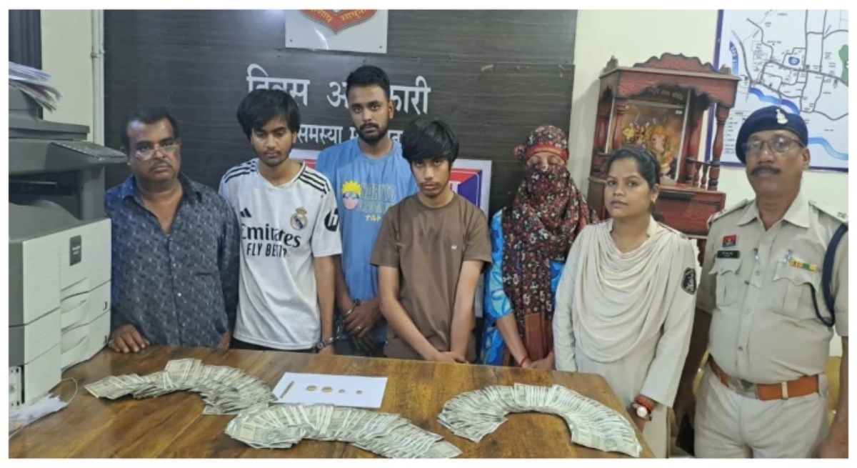 Bilaspur News, Bilaspur Crime, Chhattisgarh News, Gold Fraud, Minor Threat Case, Jewellery Traders Arrested, Sarakanda Police, Gold Recovery, Crime News, CG Police, Bilaspur Police, Gold Jewellery, Extortion Case, Arrest News, Breaking News
