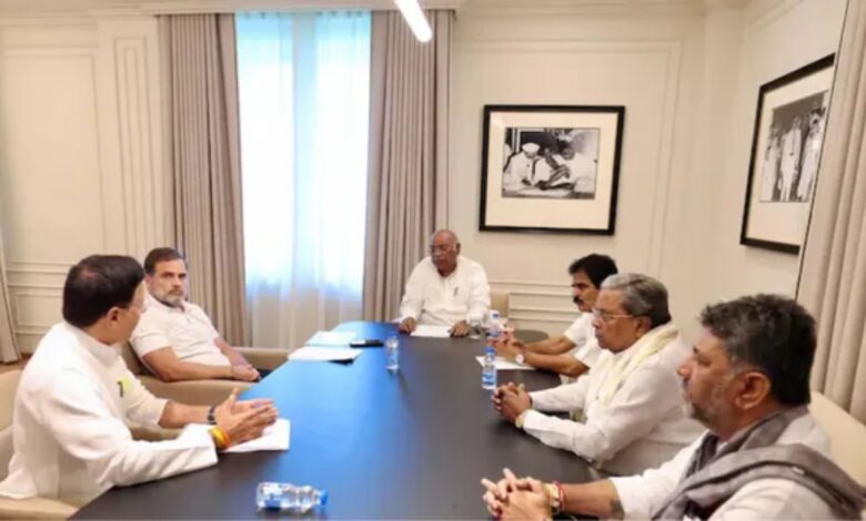 Karnataka Cabinet Expansion, Karnataka Congress, Congress Cabinet, DK Shivakumar, Siddaramaiah, Karnataka Politics, Congress Internal Rift, Gayathri Shanthegowda, SS Mallikarjun, Mankal Vaidya, Yashwant Rayagouda Patil, Dinesh Gundu Rao, Priya Krishna, Tanveer Sait, AICC, Karnataka Ministers, Cabinet Reshuffle, Congress News, Political News, Bengaluru News, Karnataka Government, Cabinet Controversy, Congress Leadership, India Politics, Breaking News, Latest Political News, Karnataka Cabinet News, Congress Crisis, Karnataka Minister List,