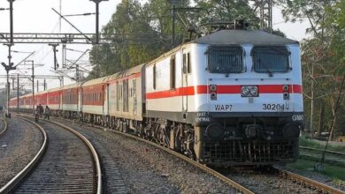 Durg, Intercity Express, Train No 12856, Stone Pelting, Train Stone Attack, Woman Passenger Injured, S5 Coach, RPF, Durg RPF, Raipur RPF, Railway Crime, Railway Safety, Train Accident, Chhattisgarh News, Durg News, Railway FIR,