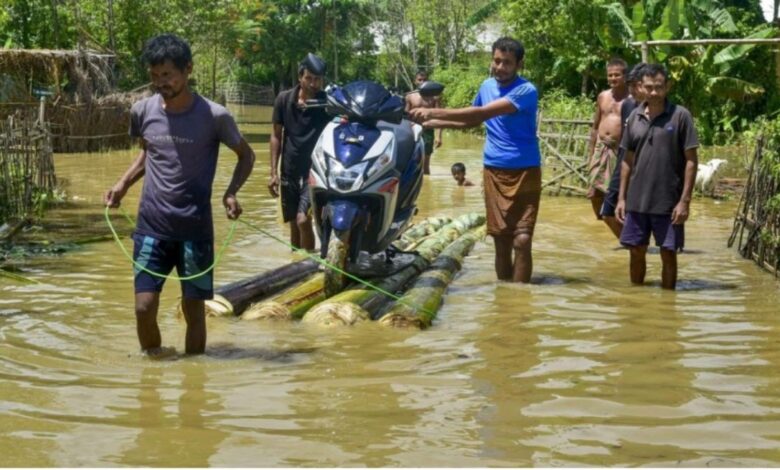 **Monsoon News, Heavy Rain, IMD Alert, Weather Update, India Weather, Monsoon in India, Heavy Rainfall, Flood News, Assam Flood, Gujarat Rain, Maharashtra Rain, Cloudburst, Landslide, Flash Flood, IMD Weather Alert, Orange Alert, Yellow Alert, Rain Alert, Weather News, India Rain News, Monsoon Alert, Rainfall Update, Flood Alert, Weather Today**