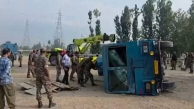 Kulgam Accident, CRPF Jawan Injured, CRPF Vehicle Accident, Jammu Kashmir News, Kulgam News, Kashmir News, Truck Accident, CRPF Bunker Vehicle, Qazigund Accident, Levdoora Accident, Jammu Srinagar National Highway, CRPF Soldiers, Road Accident, Kashmir Latest News, India News, Security Forces, CRPF News, Road Safety, Accident News, Jammu Kashmir Accident, Latest News August 2026