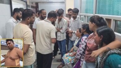 Bilaspur News, Chhattisgarh News, Sirgitti Police Station, Sirgitti Crime, Knife Attack, Knife Attack News, 200 Rupees Dispute, Loan Money Dispute, Youth Knife Attack, Bilaspur Crime News, Chhattisgarh Crime, Balram Dhruv, Krishna Dhruv, SIMS Bilaspur, Knife Attack Case, Police Investigation, Crime News, Chhattisgarh Police, Bilaspur Police,