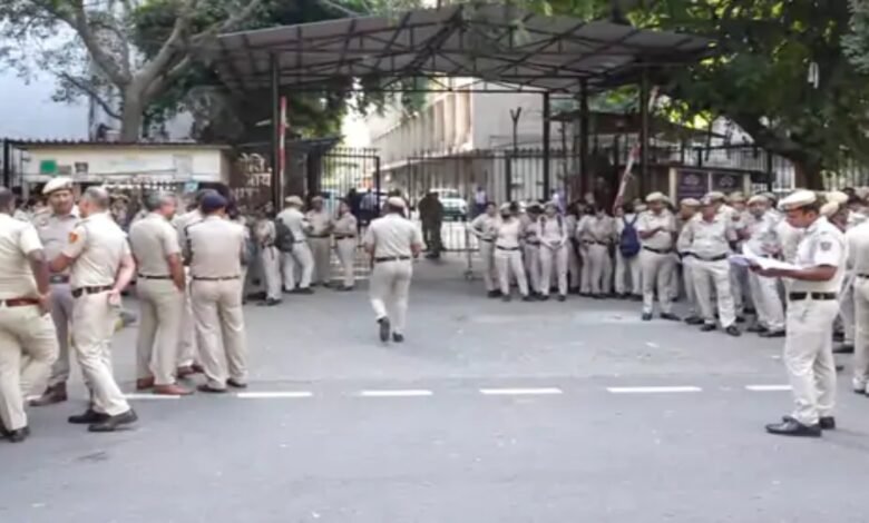 Keywords: Election Commission, CEC Gyanesh Kumar, SIR, Special Intensive Revision, INDIA Bloc, Save Democracy March, Akhilesh Yadav, Mallikarjun Kharge, Election Commission Protest, Voter List, Voter List Revision, EVM, Ballot Paper, Opposition Parties, Delhi Protest,