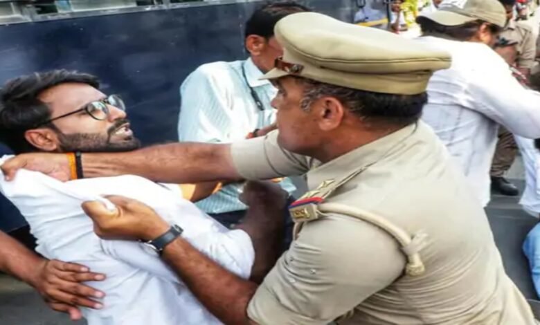 CJP Protest, Gyanesh Kumar Resignation, Delhi Protest, Jantar Mantar, SFI Workers Detained, Delhi Police Checking, Special Intensive Revision, SIR Controversy, Election Commission,
