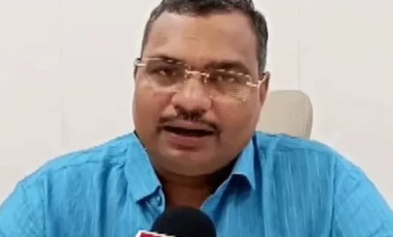 Surat News, Gujarat News, Fake Medicine Case, Animal Tonic Sold as Child Medicine, Medical Store Owner Arrested, Liv.52 Protec, Liv.52 Drops, Counterfeit Medicine, Drug Safety, Food and Drug Control Department, Child Health, Medical Store Raid,