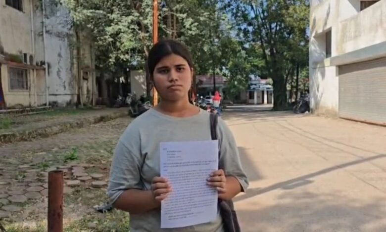 Bilaspur News, Chhattisgarh News, Vinita Dubey Missing, Vinita Dubey Russia, Indian Youth Missing in Russia, Russia Ukraine War, Chhattisgarh Youth Missing, Bilha News, Russia Job Fraud, Indian Embassy Russia, Ministry of External Affairs, Russian Embassy, Youth Trapped in Russia, Forced Recruitment Allegations, Russia Job Scam, Aashi Dubey, Bilaspur SSP, Indians in Russia, Missing Indian Youth, Chhattisgarh Breaking News, Safe Return of Indians,